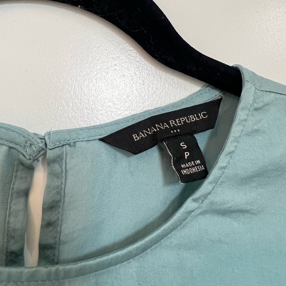 Banana Republic Flowy Blouse - Picture 3 of 4